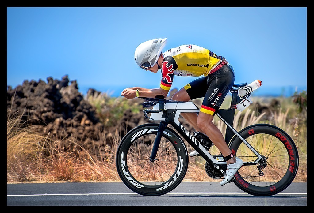 Nils Frommhold Ironman Kona Hawaii Radstrecke Canyon Bike Lavafelder Blauer himmel