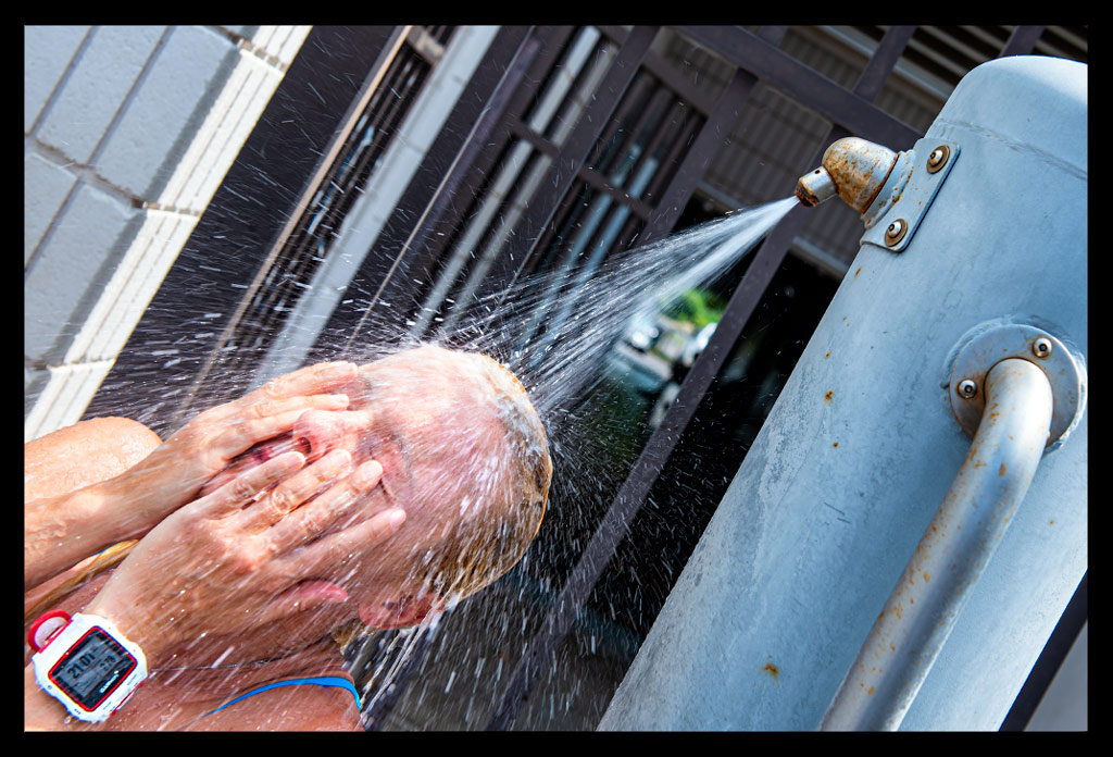 Ironman-Hawaii-Schwimmtraining-Bericht-Aquatic-Center-EISWUERFELIMSCHUH-(21)