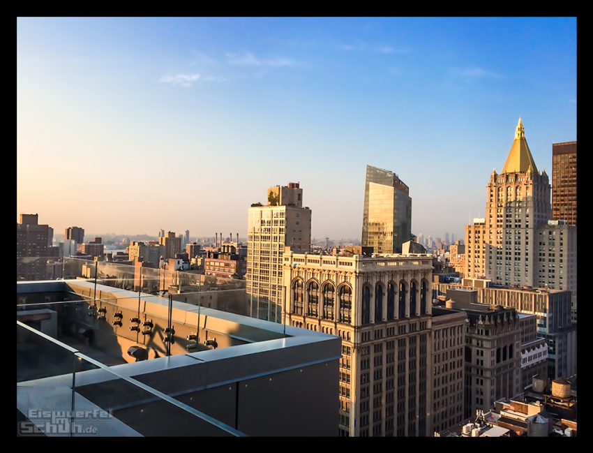 Rooftop Yoga in New York auf dem Arlo Hotel