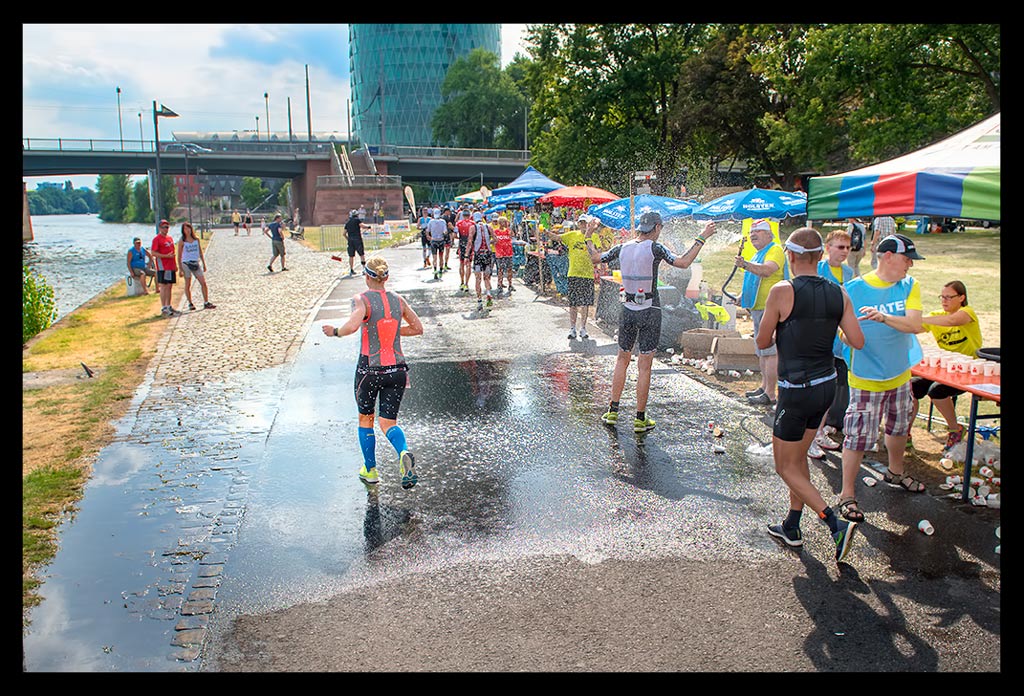 Ironman-Frankfurt-Rennbericht-Laufen-Ziel-report-EISWUERFELIMSCHUH-(103)
