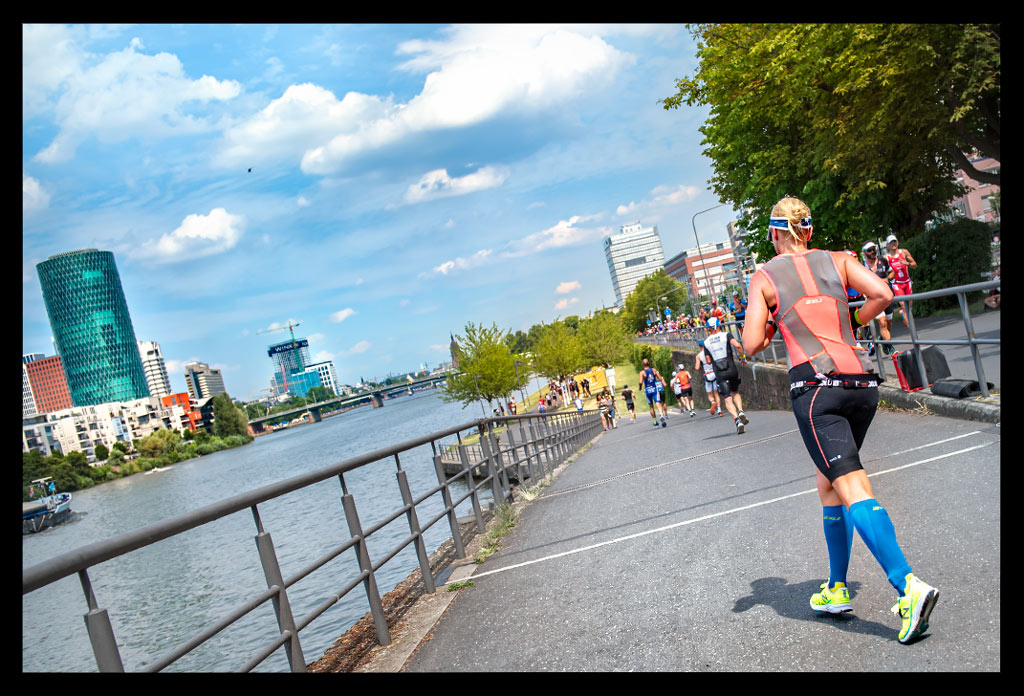 Ironman-Frankfurt-Rennbericht-Laufen-Ziel-report-EISWUERFELIMSCHUH-(114)