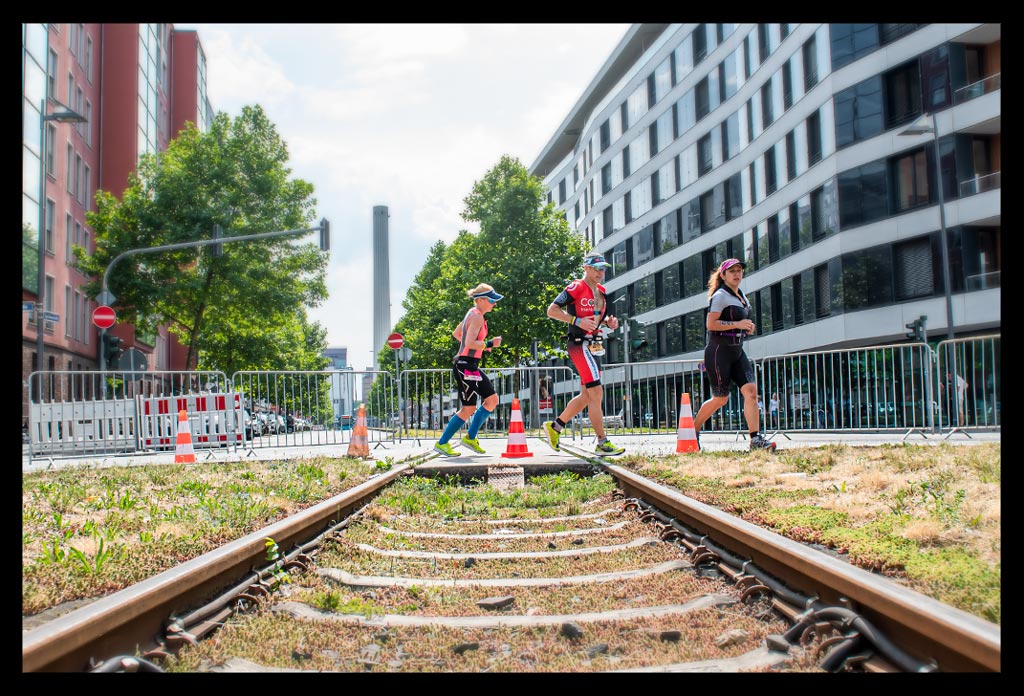 Ironman-Frankfurt-Rennbericht-Laufen-Ziel-report-EISWUERFELIMSCHUH-(29)