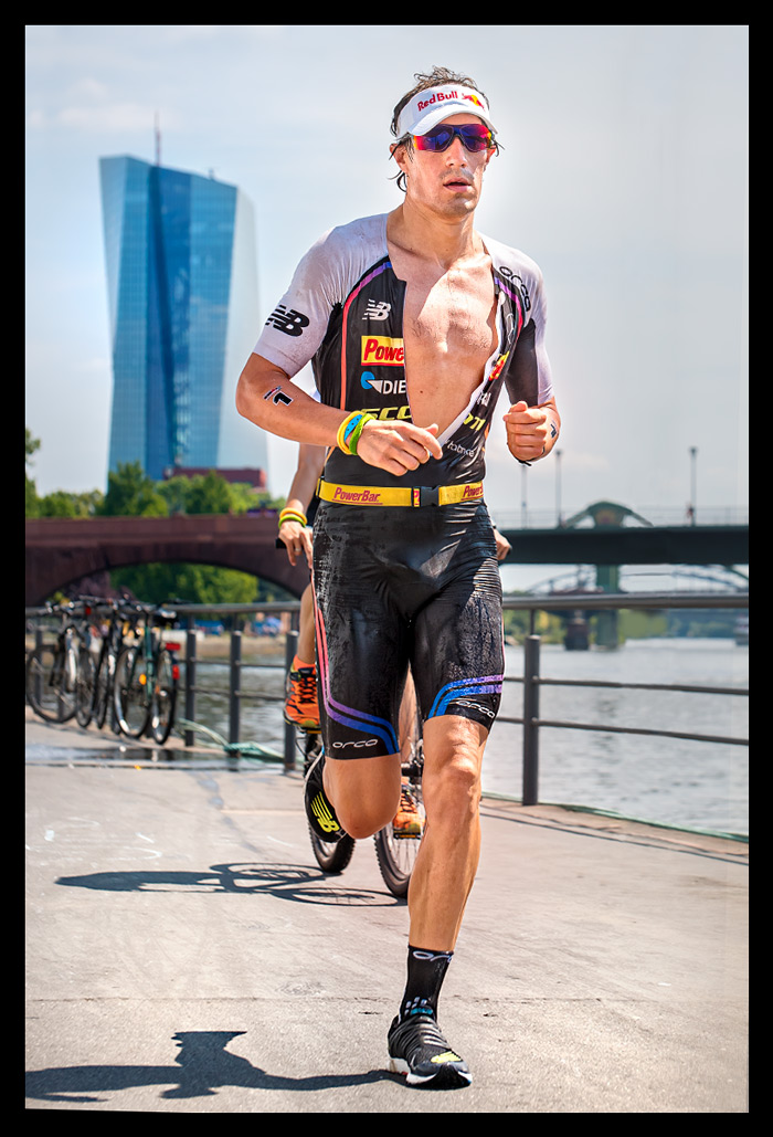 Ironman-Frankfurt-Rennbericht-Laufen-Ziel-report-EISWUERFELIMSCHUH-(37)