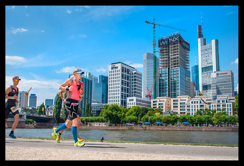 Ironman-Frankfurt-Rennbericht-Laufen-Ziel-report-EISWUERFELIMSCHUH-(74)