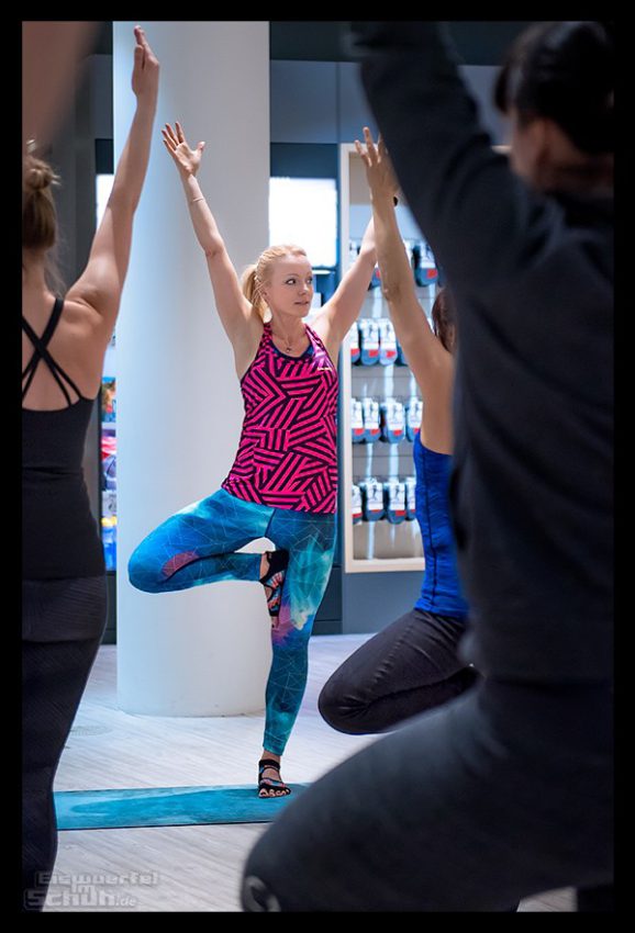 Yoga &amp; Laufen Workshop mit Nadin von EiswuerfelImSchuh.de im Lunge Laufladen Berlin