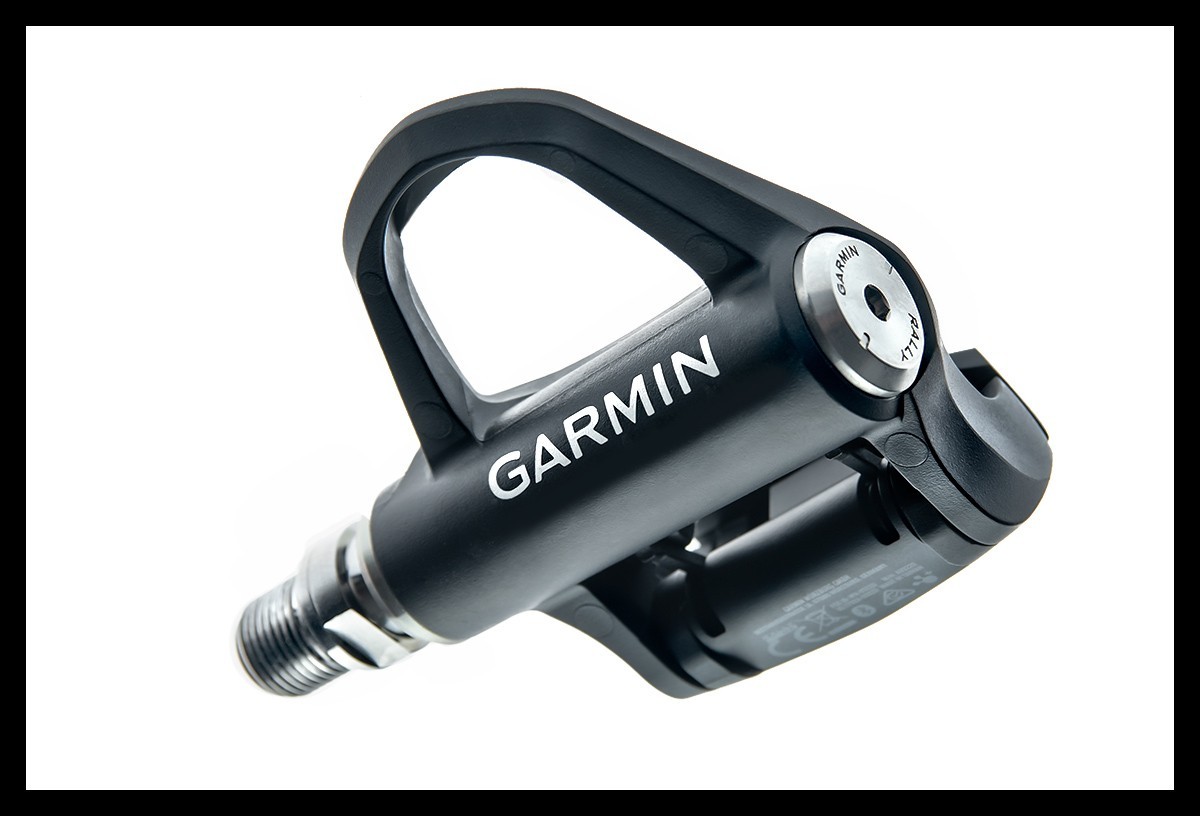Garmin Rally Wattmess Pedalsystem Powermeter ansicht von unten gewinde verschraubung montage ein Pedal auf weißem Hintergrund