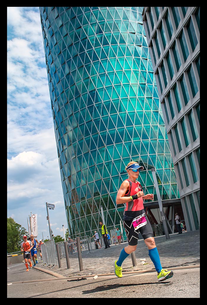 Ironman-Frankfurt-Rennbericht-Laufen-Ziel-report-EISWUERFELIMSCHUH-(120)