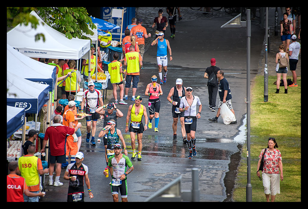 Ironman-Frankfurt-Rennbericht-Laufen-Ziel-report-EISWUERFELIMSCHUH-(122)