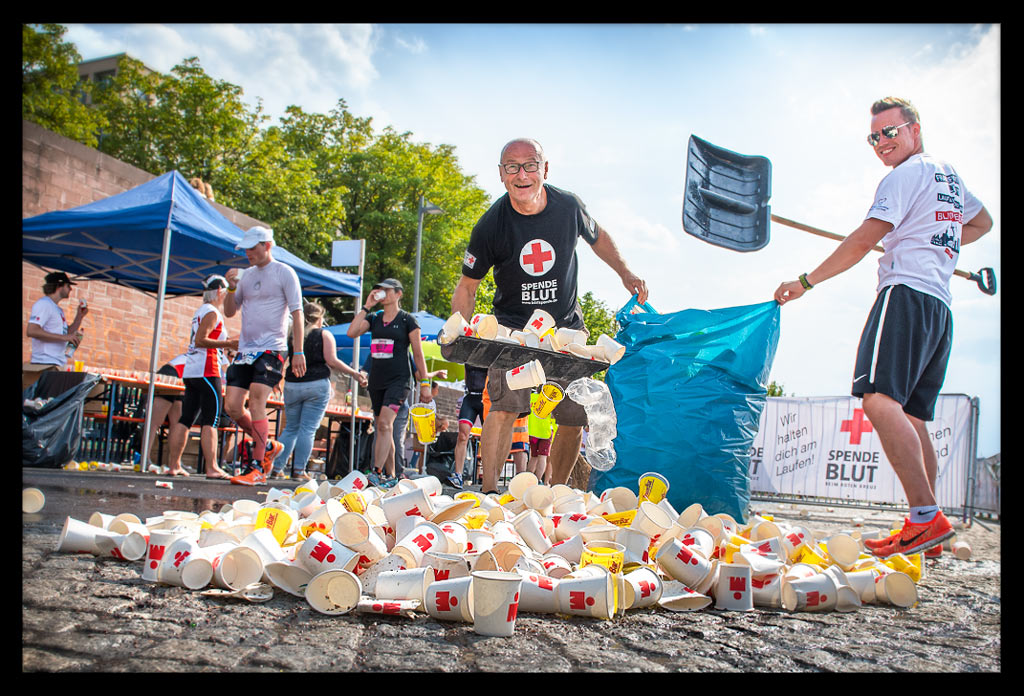 Ironman-Frankfurt-Rennbericht-Laufen-Ziel-report-EISWUERFELIMSCHUH-(128)