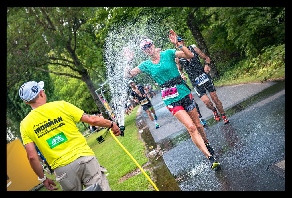 Ironman-Frankfurt-Rennbericht-Laufen-Ziel-report-EISWUERFELIMSCHUH-(137)