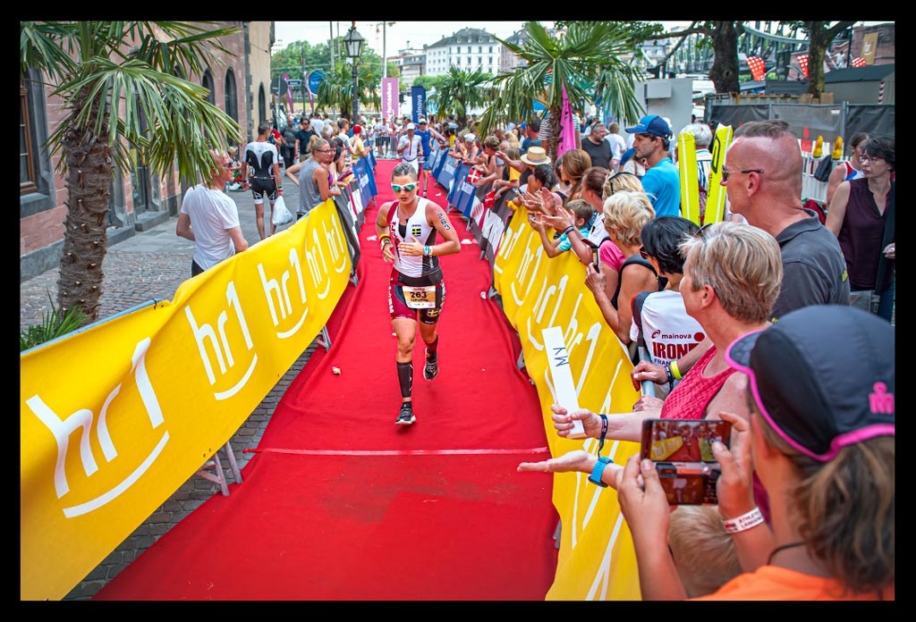 Ironman-Frankfurt-Rennbericht-Laufen-Ziel-report-EISWUERFELIMSCHUH-(146)