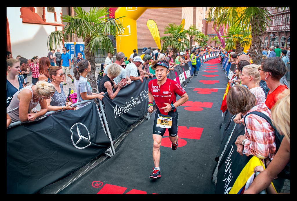 Ironman-Frankfurt-Rennbericht-Laufen-Ziel-report-EISWUERFELIMSCHUH-(148)