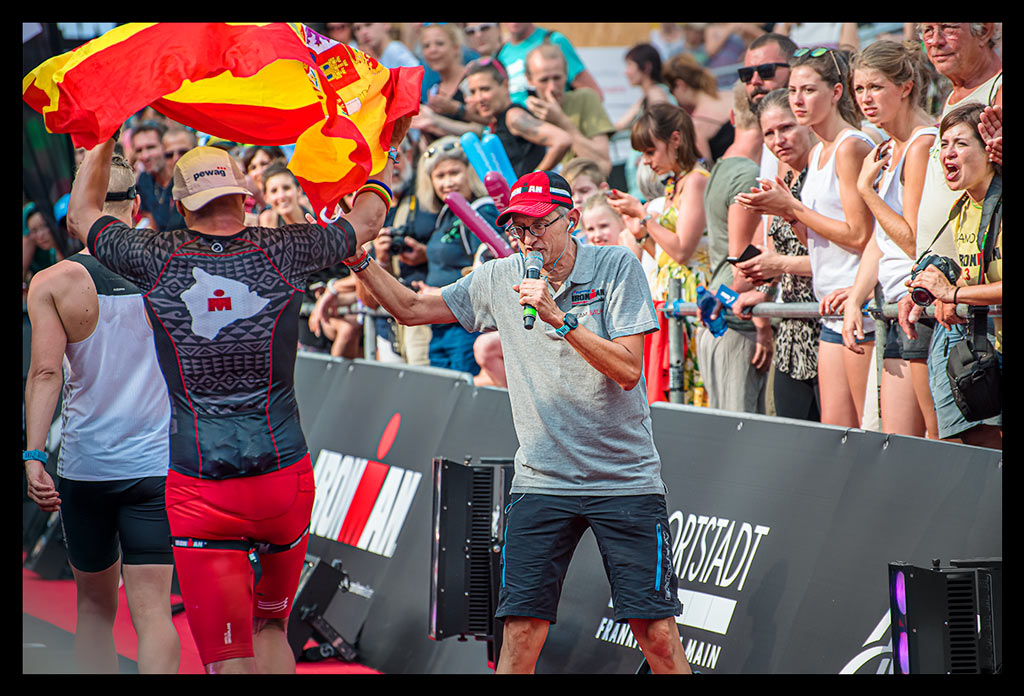 Ironman-Frankfurt-Rennbericht-Laufen-Ziel-report-EISWUERFELIMSCHUH-(150)