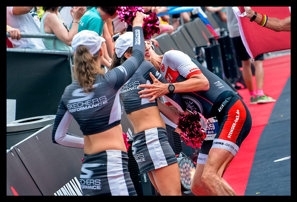 Ironman-Frankfurt-Rennbericht-Laufen-Ziel-report-EISWUERFELIMSCHUH-(151)