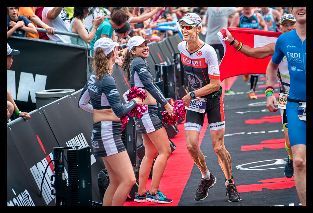 Ironman-Frankfurt-Rennbericht-Laufen-Ziel-report-EISWUERFELIMSCHUH-(153)