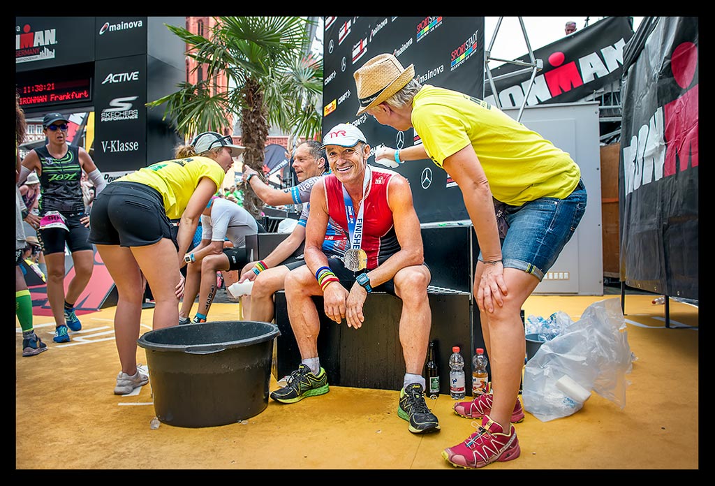 Ironman-Frankfurt-Rennbericht-Laufen-Ziel-report-EISWUERFELIMSCHUH-(155)