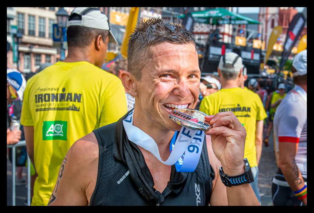 Ironman-Frankfurt-Rennbericht-Laufen-Ziel-report-EISWUERFELIMSCHUH-(156)