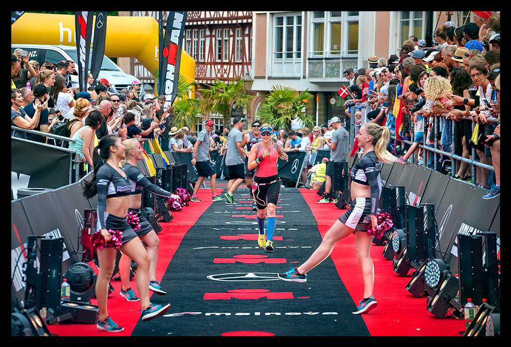 Ironman-Frankfurt-Rennbericht-Laufen-Ziel-report-EISWUERFELIMSCHUH-(159)