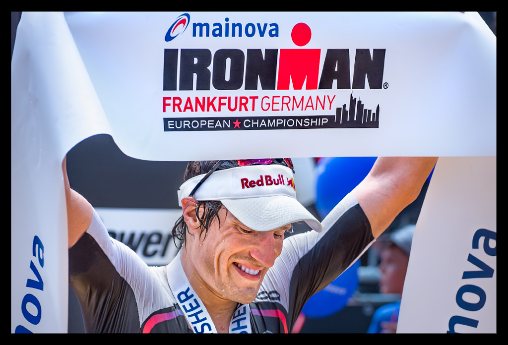 Ironman-Frankfurt-Rennbericht-Laufen-Ziel-report-EISWUERFELIMSCHUH-(47)