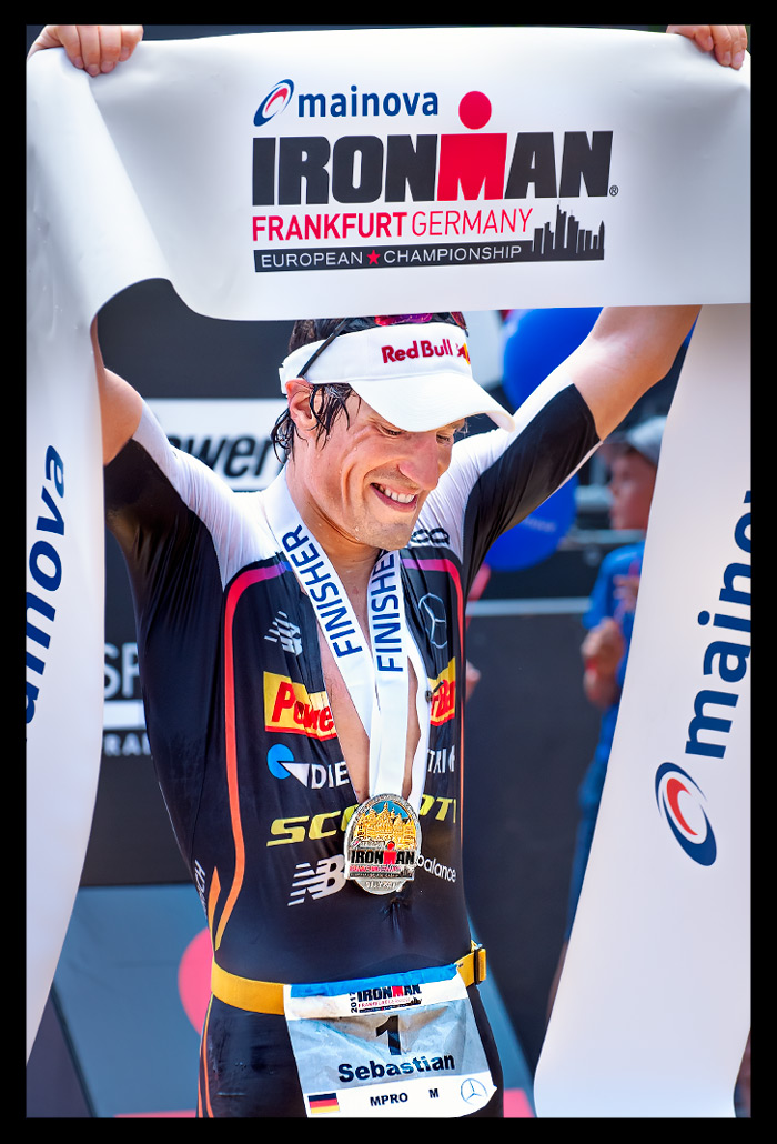Ironman-Frankfurt-Rennbericht-Laufen-Ziel-report-EISWUERFELIMSCHUH-(48)
