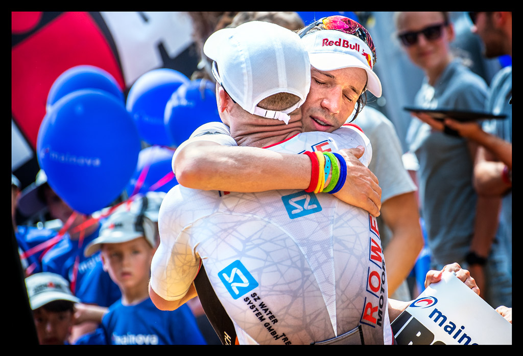 Ironman-Frankfurt-Rennbericht-Laufen-Ziel-report-EISWUERFELIMSCHUH-(58)