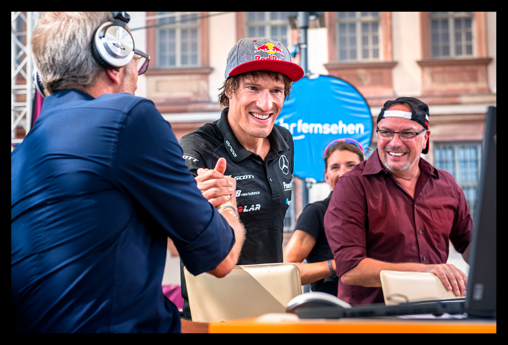 Ironman-Frankfurt-Rennbericht-Laufen-Ziel-report-EISWUERFELIMSCHUH-(62)