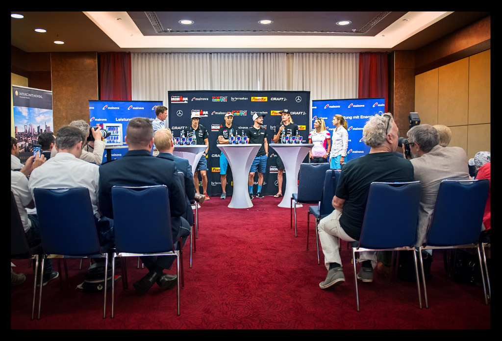Ironman-Frankfurt-Rennbericht-Profis-Pressekonferenz-EISWUERFELIMSCHUH-(13)