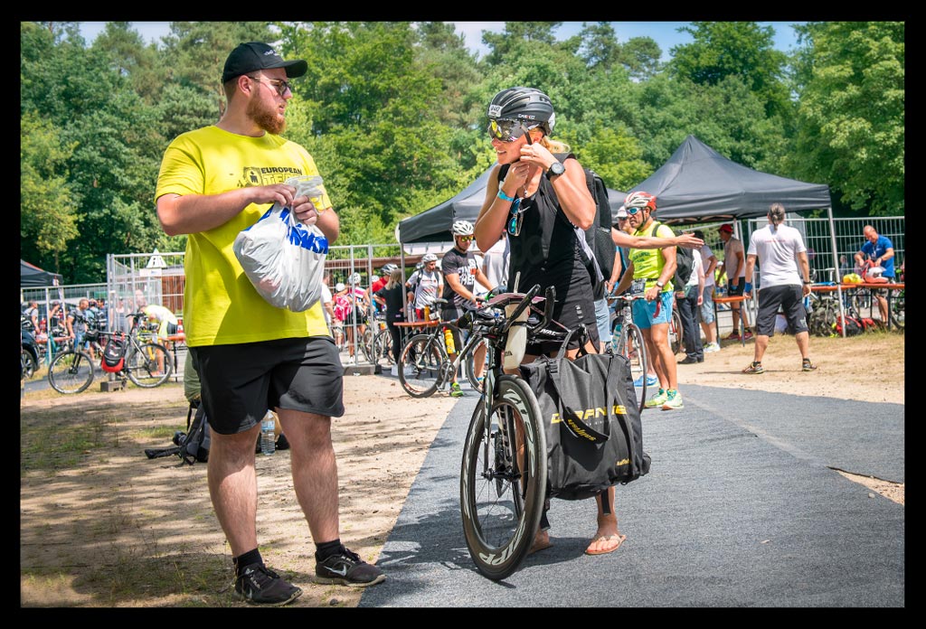 Ironman-Frankfurt-Rennbericht-Bike-Check-In-Waldsee-EISWUERFELIMSCHUH-(08)