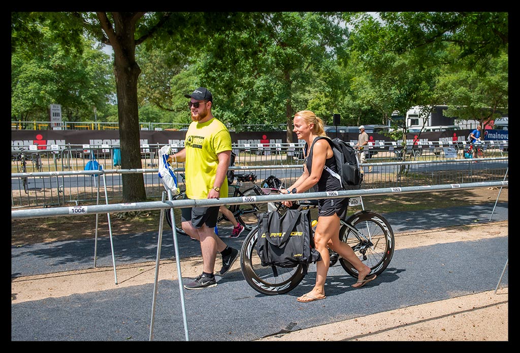 Ironman-Frankfurt-Rennbericht-Bike-Check-In-Waldsee-EISWUERFELIMSCHUH-(10)