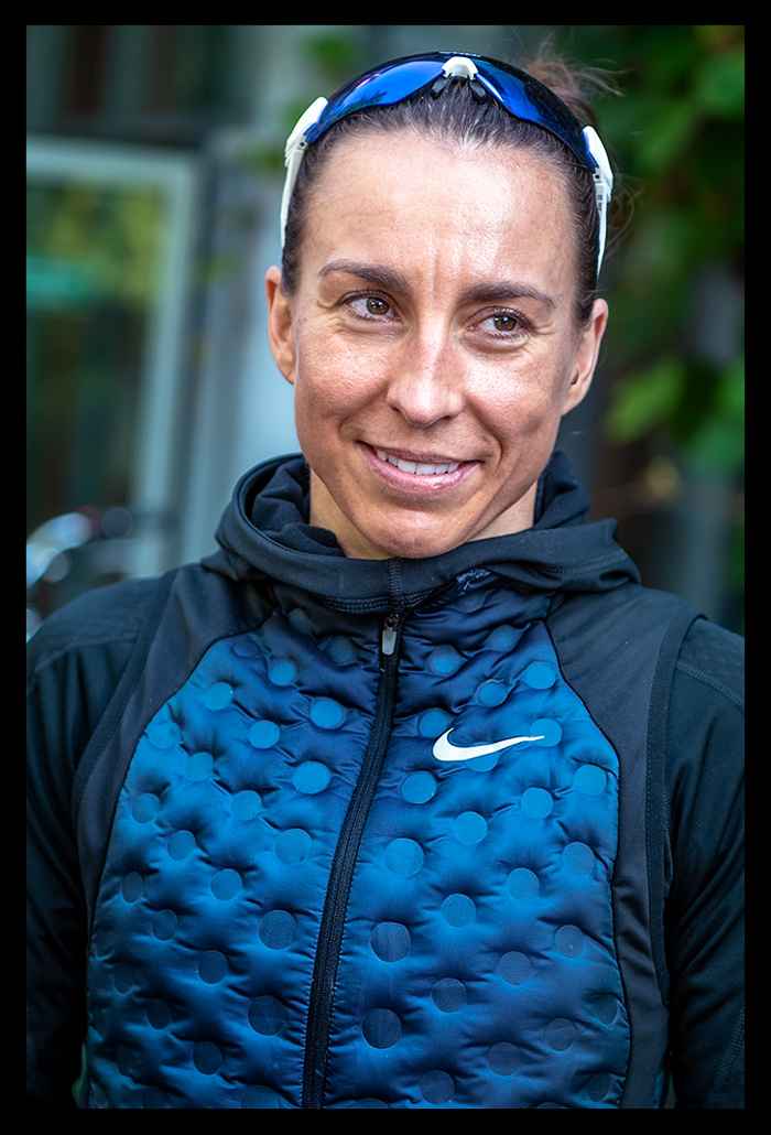 Anne Haug ironman champion weltmeisterin Pressekonferenz Challenge Roth Triathlon mit tv sender lächelt