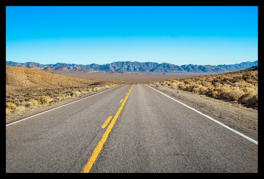 Road Trip USA einsame Landstraße in Utah