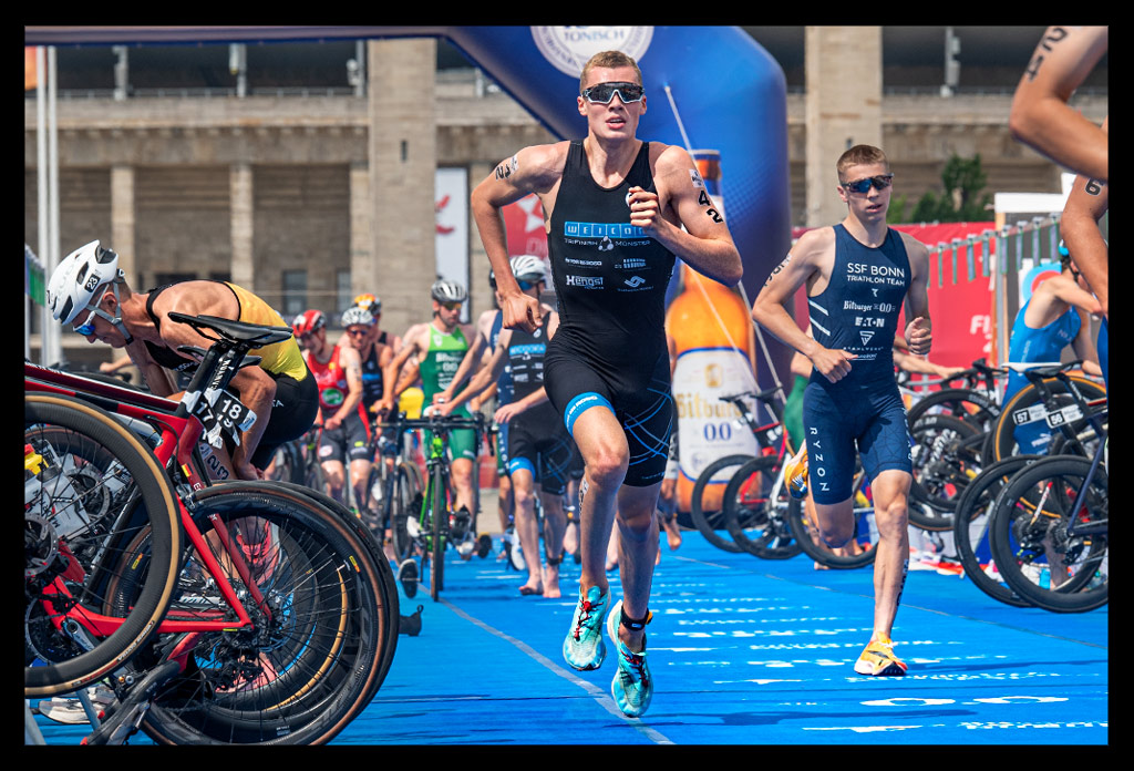 CALEY Niall wechsel zum laufen elite männer DTU deutsche meisterschaften triathlon sprintdistanz finals berlin olympiastadion blauer teppich