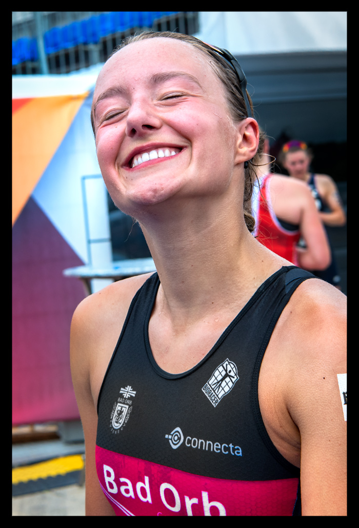 amelie hanf im ziel deutsche triathlon meisterschaften DTU sprintdistanz die finals berlin olympiastadion bezauberndes lächeln verein Team Bad Orb - Gesund im Spessart
