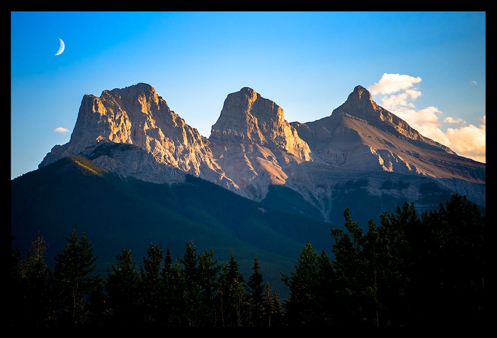 Three Sisters Berggipfel in Kananaskis bei Canmore, Alberta, Canada