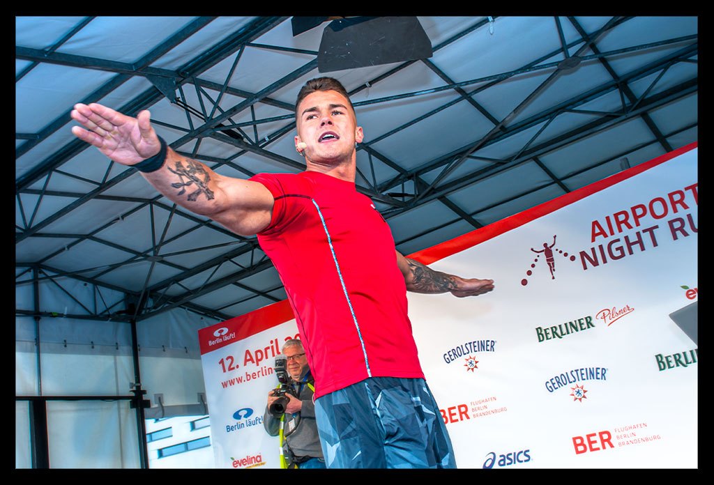 Berlin-Halbmarathon-Bestzeit-Night-Run-EISWUERFELIMSCHUH-(10)