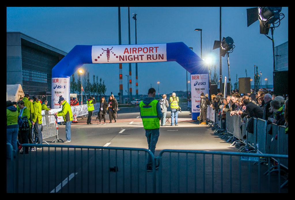 Berlin-Halbmarathon-Bestzeit-Night-Run-EISWUERFELIMSCHUH-(21)