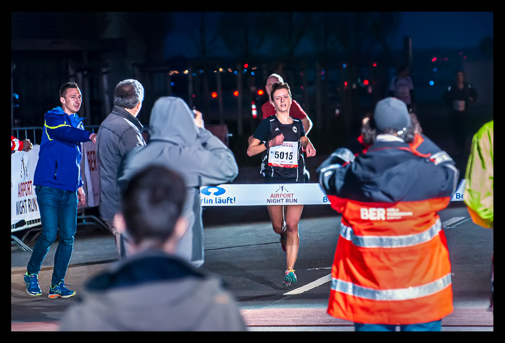 Berlin-Halbmarathon-Bestzeit-Night-Run-EISWUERFELIMSCHUH-(23)