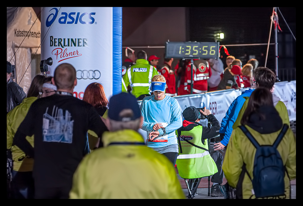 Berlin-Halbmarathon-Bestzeit-Night-Run-EISWUERFELIMSCHUH-(25)