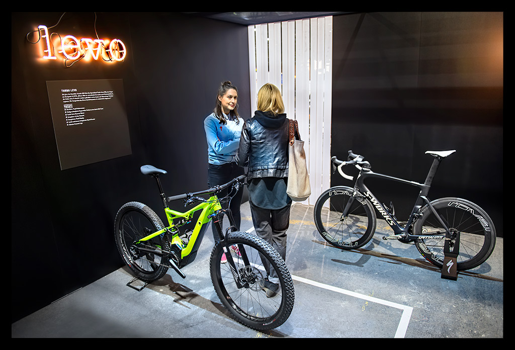Berliner-Fahrradschau-Station-Messe-Event-EISWUERFELIMSCHUH-(06)