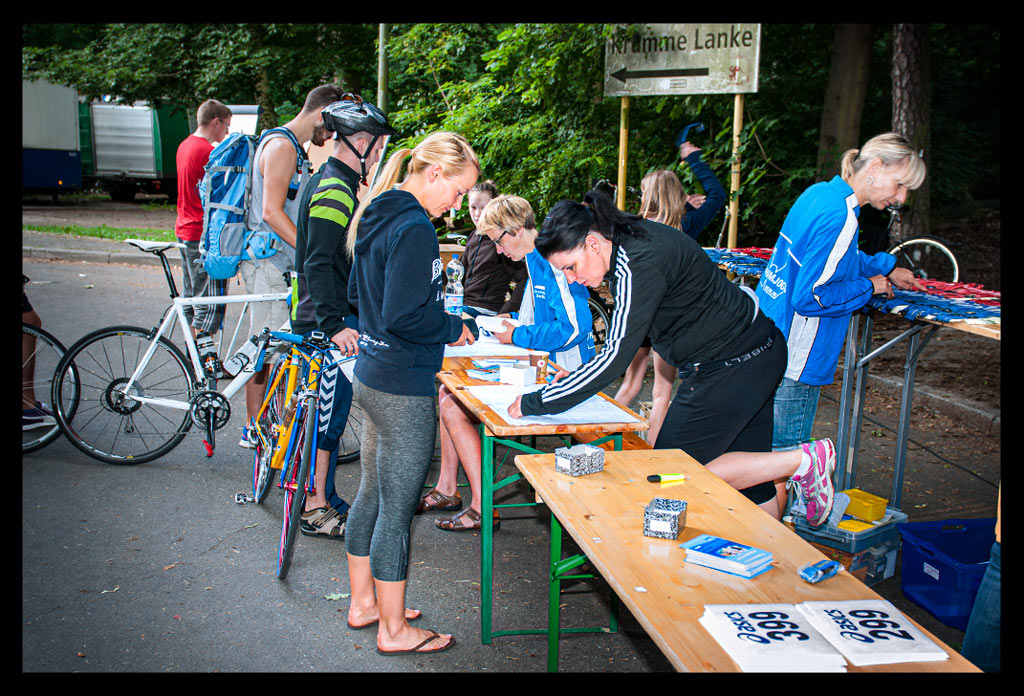 Volkstriathlon-Rennbericht-Berlin-Triathlon-EISWUERFELIMSCHUH-(04)