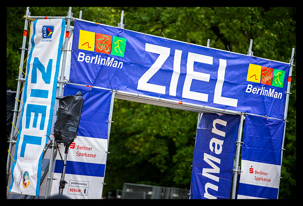 BerlinWoMen-Triathlon-Rennbericht-EISWUERFELIMSCHUH-(03)