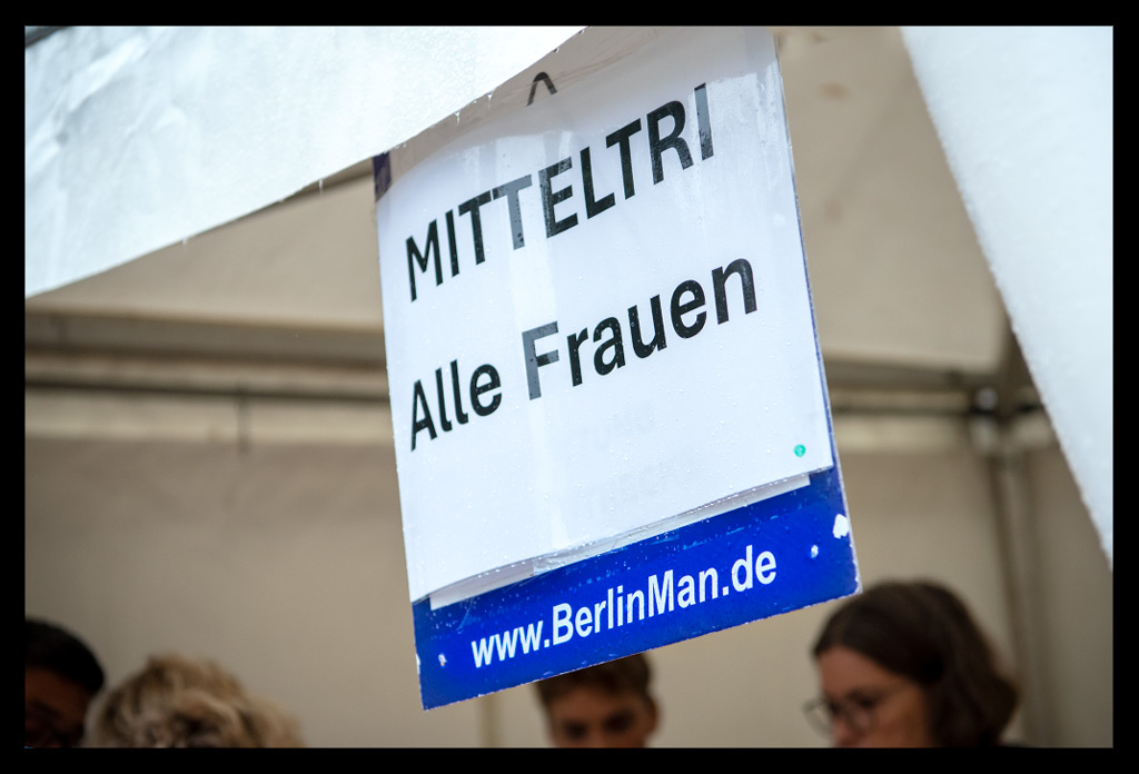 BerlinWoMen-Triathlon-Rennbericht-EISWUERFELIMSCHUH-(07)