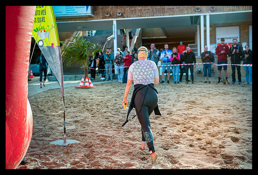 BerlinWoMen-Triathlon-Rennbericht-EISWUERFELIMSCHUH-(150)